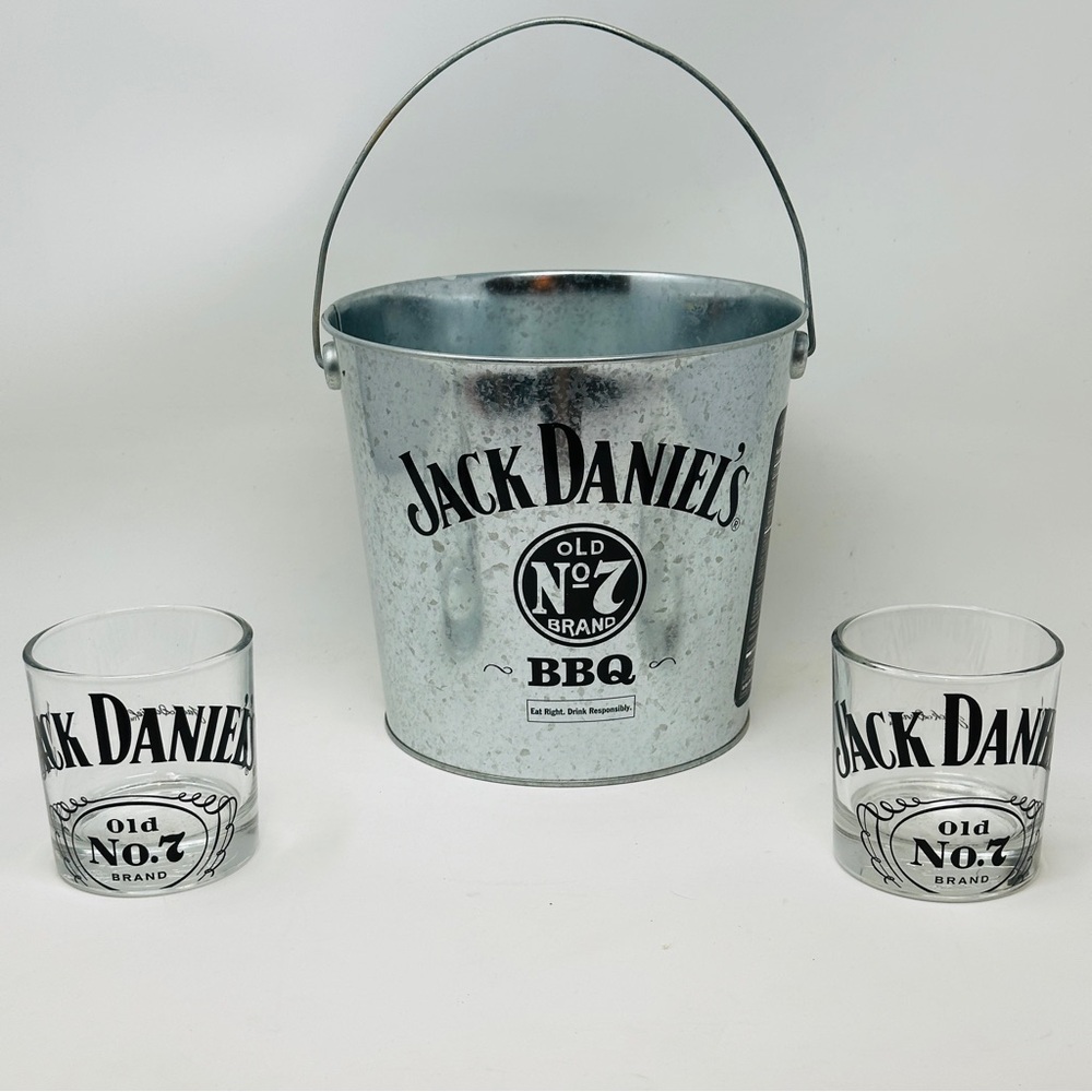 Jack Daniel’s Party Ice Rib Boil Bucket Old No 7 Rocks Glasses Pool Cave NEW